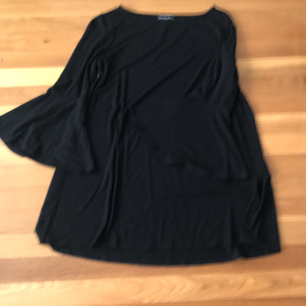 Maternity shirt with 3/4 ruffle sleeve